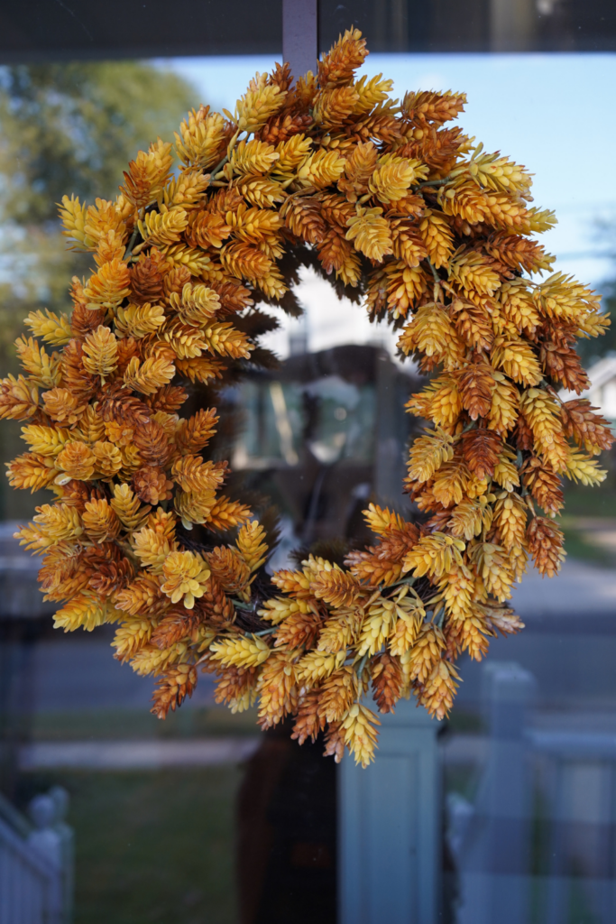 Simple Natural looking Fall Wreath