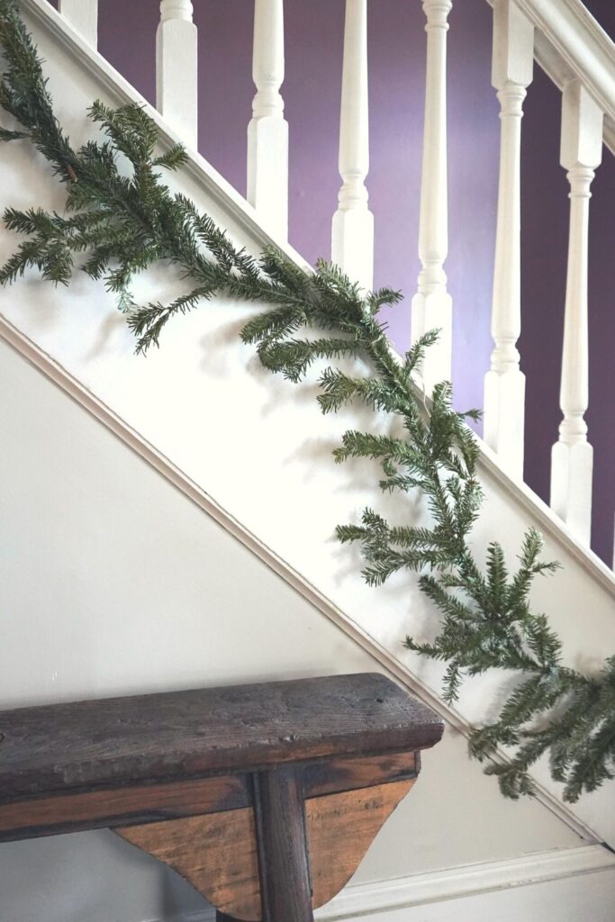 Simple Stair Garland Winter Decor
