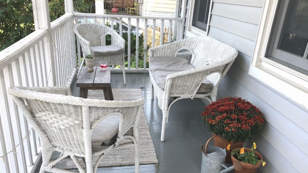 Front Porch Layout Wicker Settee