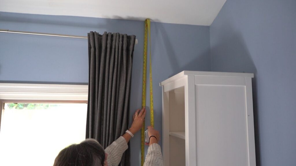 measuring ceiling height