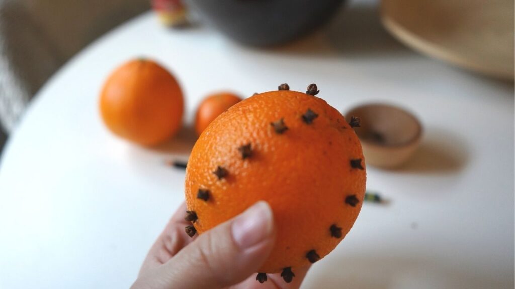 Orange and Clove Pomander holiday kids craft