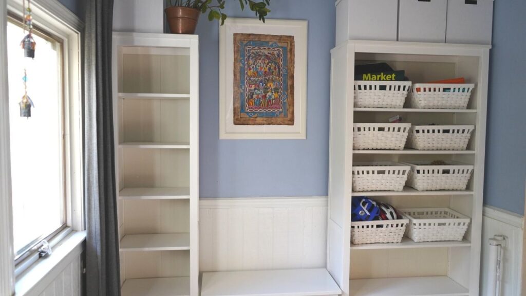Ikea hack mudroom with Hemnes bookcase